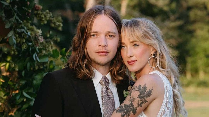 Billy Strings Wife: A Deep Dive into Their Relationship & Life